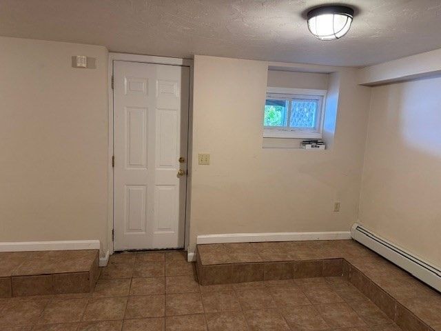 507 County Rd, Barrington, RI 02806