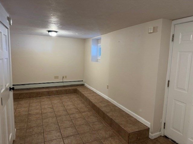507 County Rd, Barrington, RI 02806