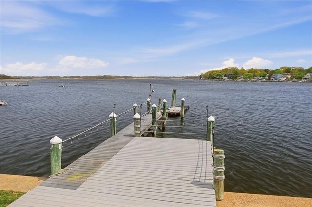 507 County Rd, Barrington, RI 02806