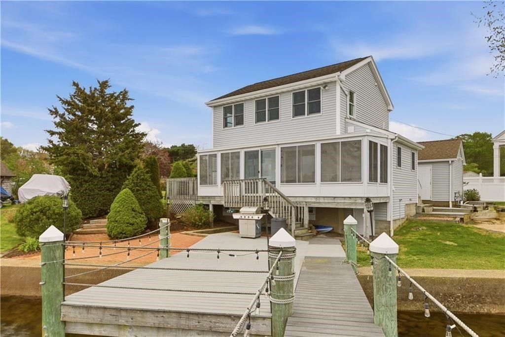 507 County Rd, Barrington, RI 02806