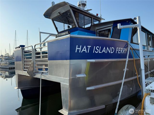 10 N Sandpoint Way, Hat Island, WA 98206