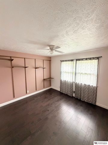 3208 9th Avenue, Kearney, NE 68845