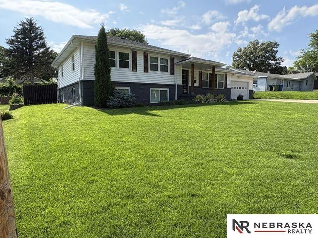 3208 9th Avenue, Kearney, NE 68845