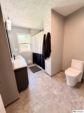 3208 9th Avenue, Kearney, NE 68845