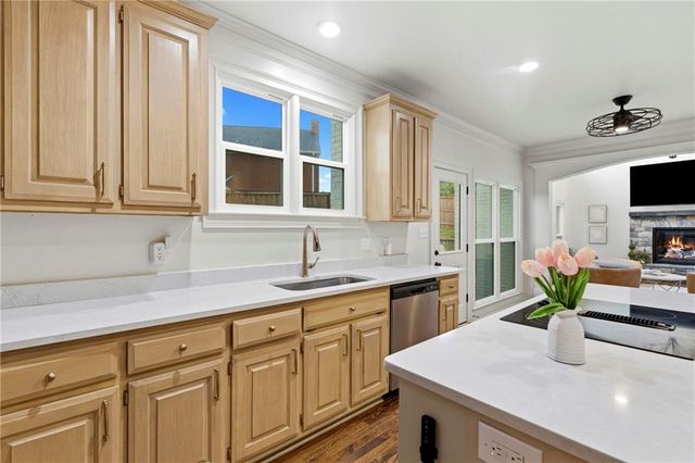 4221 Willow Oak Drive, Gainesville, GA 30506