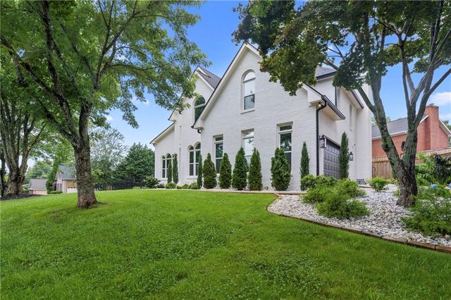 4221 Willow Oak Drive, Gainesville, GA 30506