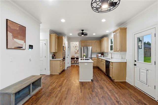 4221 Willow Oak Drive, Gainesville, GA 30506