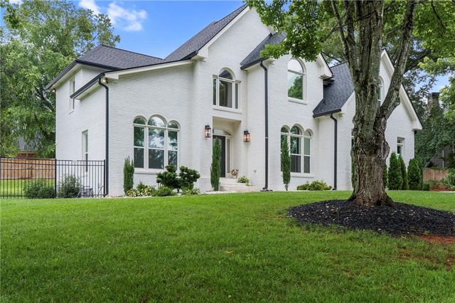 4221 Willow Oak Drive, Gainesville, GA 30506