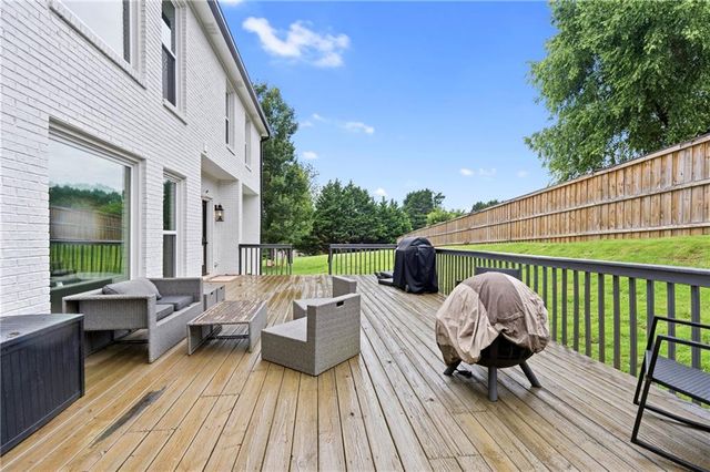 4221 Willow Oak Drive, Gainesville, GA 30506