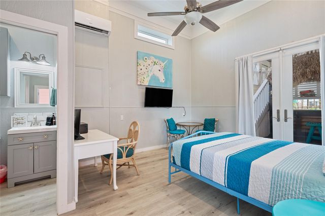 2296 E Crab Street, Crystal Beach, TX 77650