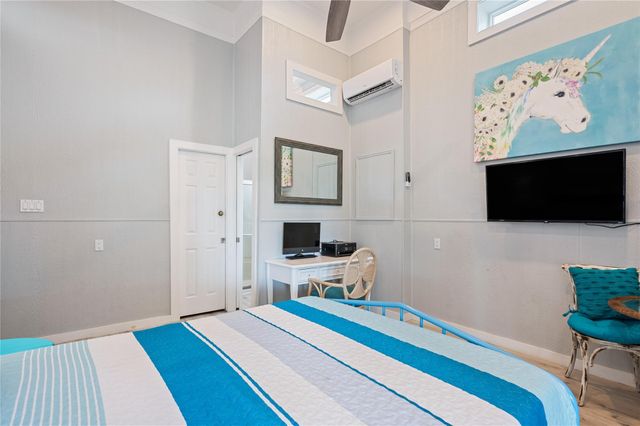 2296 E Crab Street, Crystal Beach, TX 77650
