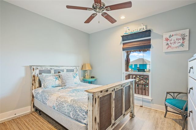 2296 E Crab Street, Crystal Beach, TX 77650