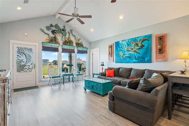 2296 E Crab Street, Crystal Beach, TX 77650