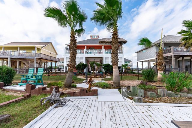 2296 E Crab Street, Crystal Beach, TX 77650
