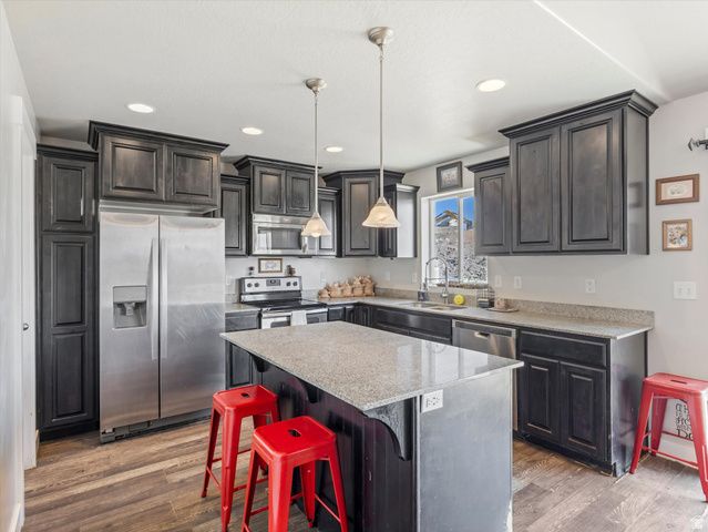 1038 W MERIDIAN DR, Saratoga Springs, UT 84045