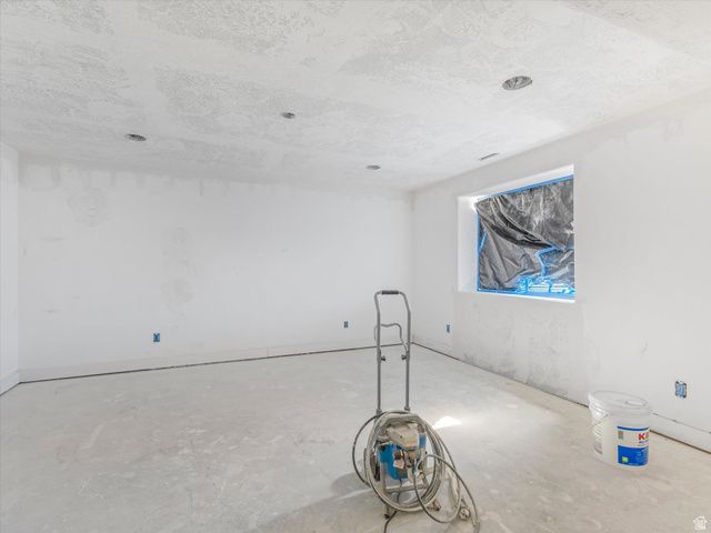 1038 W MERIDIAN DR, Saratoga Springs, UT 84045