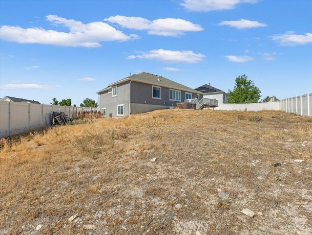 1038 W MERIDIAN DR, Saratoga Springs, UT 84045