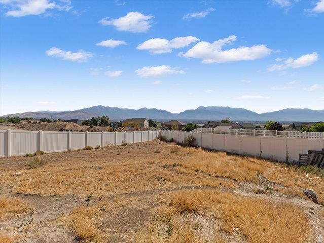 1038 W MERIDIAN DR, Saratoga Springs, UT 84045