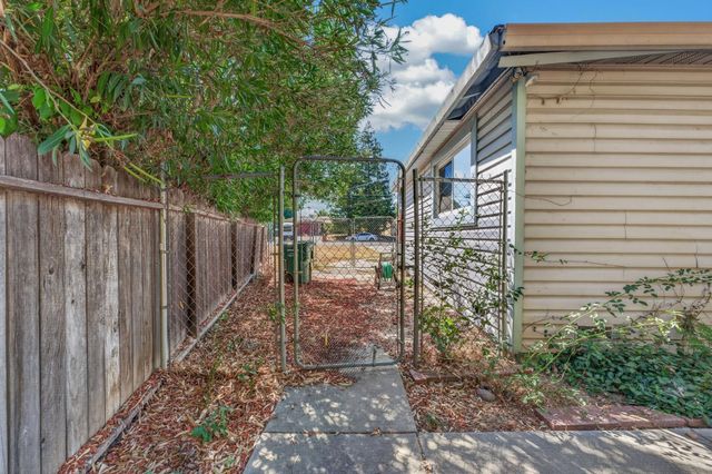 7009 Lincoln Oaks Dr, Fair Oaks, CA 95628