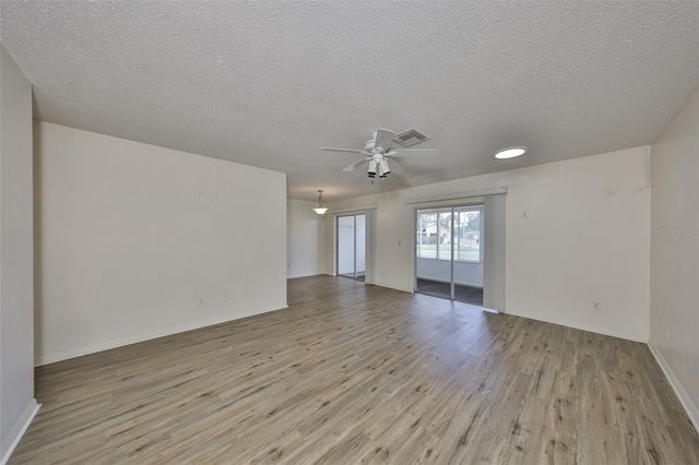 431 GLOUCESTER BOULEVARD, Sun City Center, FL 33573