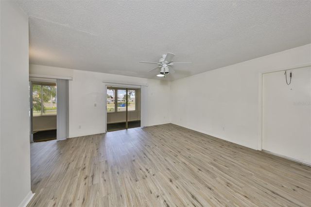 431 GLOUCESTER BOULEVARD, Sun City Center, FL 33573