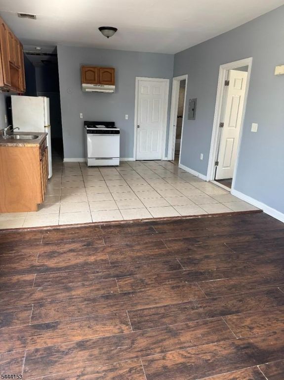 542 S 18Th St, Newark City, NJ 07103 — photo 4