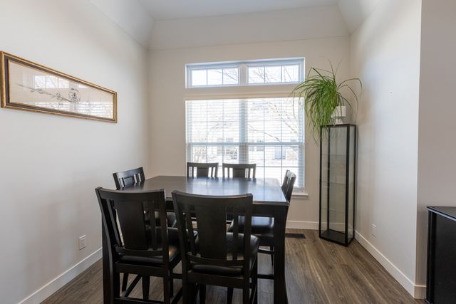 1693 Waterford Road, North Aurora, IL 60542