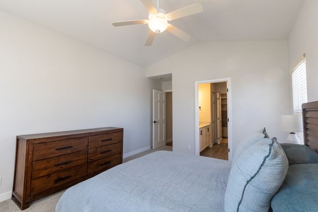 1693 Waterford Road, North Aurora, IL 60542