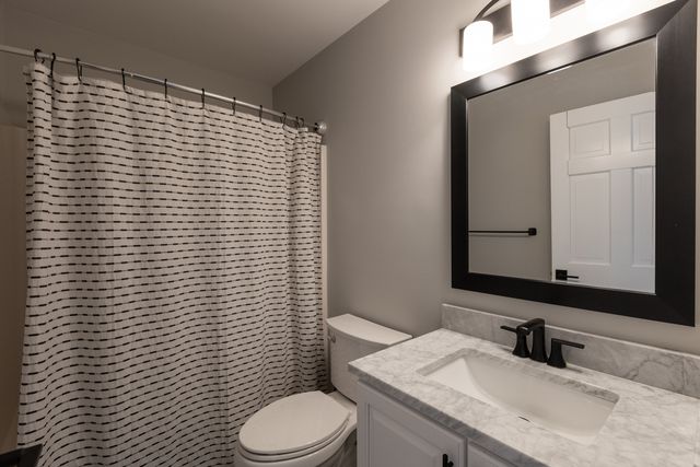 1693 Waterford Road, North Aurora, IL 60542