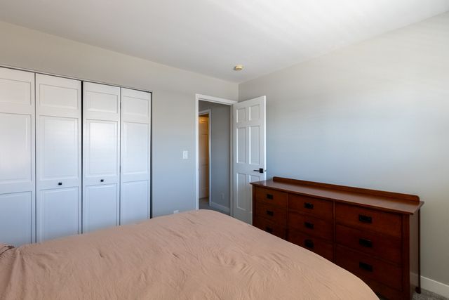 1693 Waterford Road, North Aurora, IL 60542