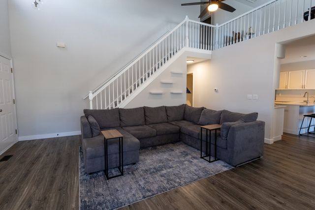 1693 Waterford Road, North Aurora, IL 60542