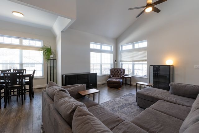 1693 Waterford Road, North Aurora, IL 60542