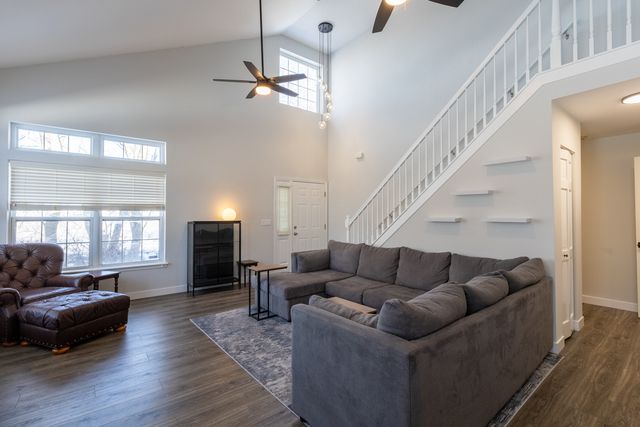 1693 Waterford Road, North Aurora, IL 60542