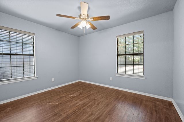 1729 W Doyle Street, Granbury, TX 76048