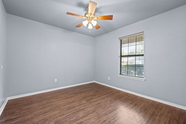 1729 W Doyle Street, Granbury, TX 76048