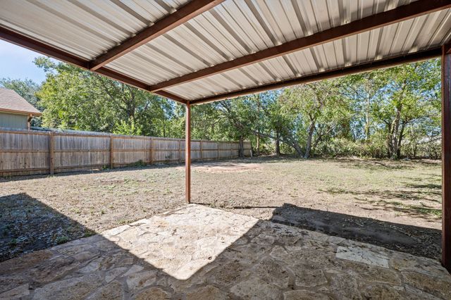 1729 W Doyle Street, Granbury, TX 76048