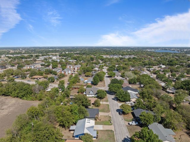 1729 W Doyle Street, Granbury, TX 76048