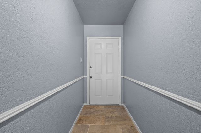 1729 W Doyle Street, Granbury, TX 76048