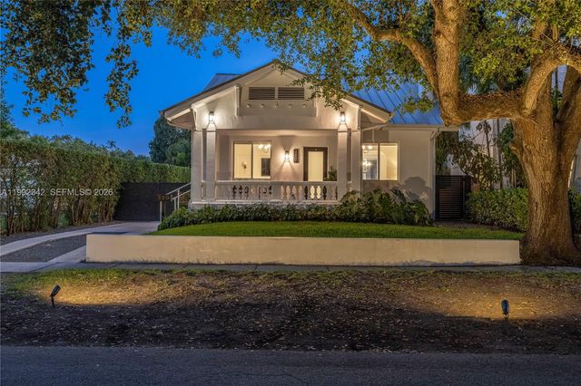 320 NE 88th St, El Portal, FL 33138