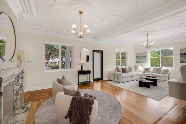 320 NE 88th St, El Portal, FL 33138