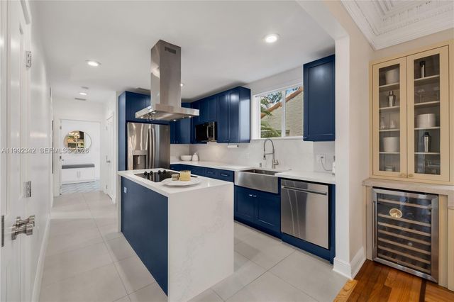 320 NE 88th St, El Portal, FL 33138