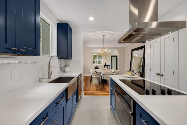 320 NE 88th St, El Portal, FL 33138