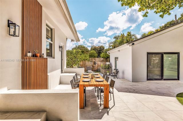 320 NE 88th St, El Portal, FL 33138