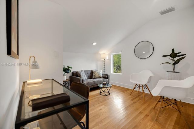 320 NE 88th St, El Portal, FL 33138