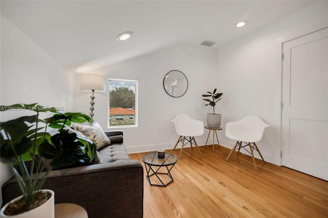 320 NE 88th St, El Portal, FL 33138