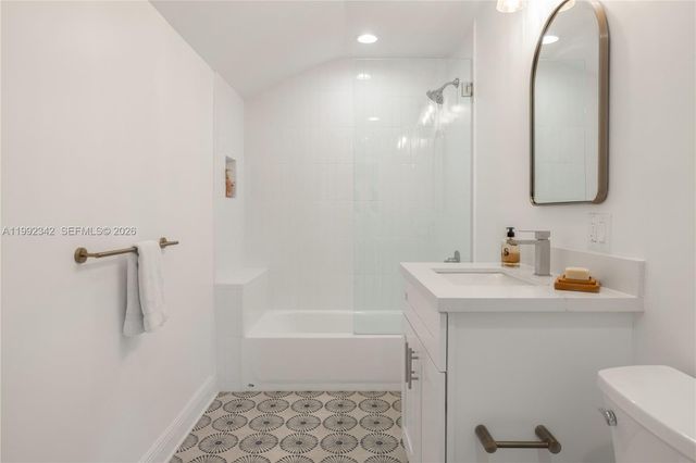 320 NE 88th St, El Portal, FL 33138