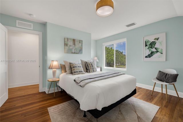 320 NE 88th St, El Portal, FL 33138