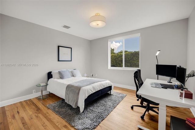 320 NE 88th St, El Portal, FL 33138