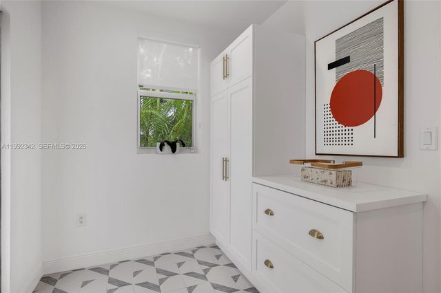 320 NE 88th St, El Portal, FL 33138