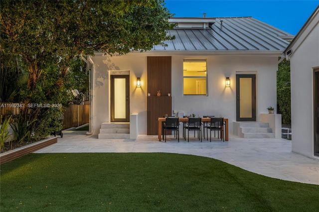 320 NE 88th St, El Portal, FL 33138